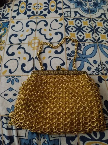 BOLSA VINTAGE DE ARGOLINHAS DOURADAS