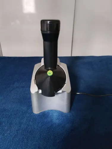 Máquina de Sorvete de Frutas Congeladas Yonanas Classic (Modelo 901) 127V