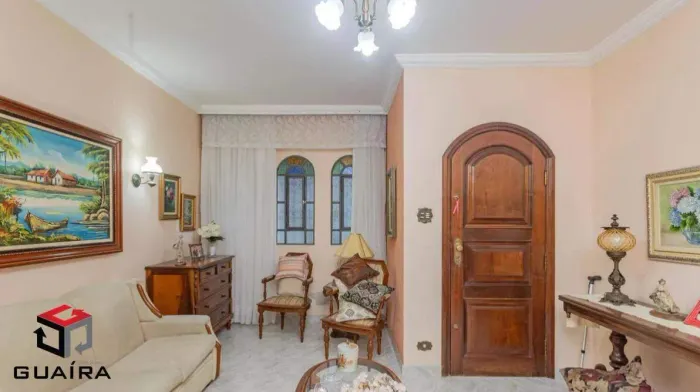 Casa em Vila Gumercindo com 117m²