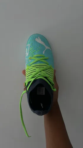 Chuteira Puma Futsal 36. Quase nova, usada 3 vezes. R$ 220.