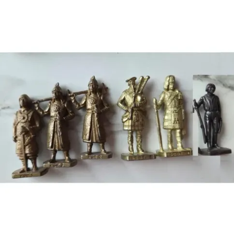 Lote miniatura de ferro - Kinder Ovo