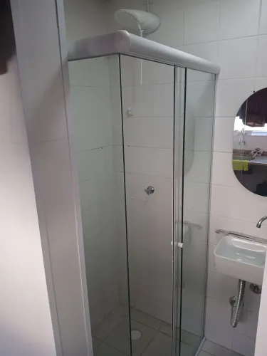 Vendo box de banheiro