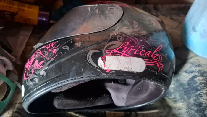 Capacete em boas condições de uso