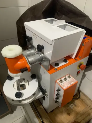 Vendo Maqui de modelar Salgados