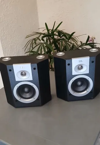 Caixas sunrond JBL Venue Series Balcony