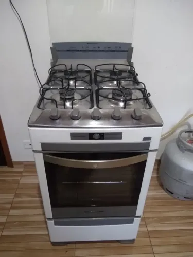 Fogão Brastemp funcionando tudo perfeitamente.