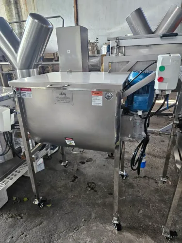 Ribbon blender a pás novo - 100 litros 