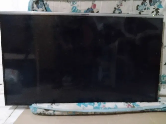 TV Panasonic Viera 39" TC-39AS600B - Para Peças / Com Defeito (Tela e Som Estourado)