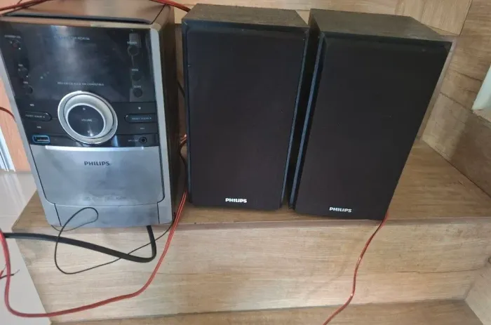 Micro system Philips com caixas