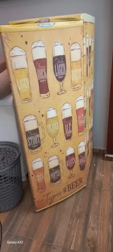 Vendo freezer em ótimo estado funcionando tudo certinho com borracha da porta nova