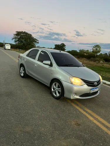 Toyota Etios X Sedan 1.5 Flex 16V 4P Mec. 2013