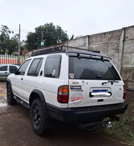 Nissan Pathfinder SE Titanium 3.3 V6 12V 1997