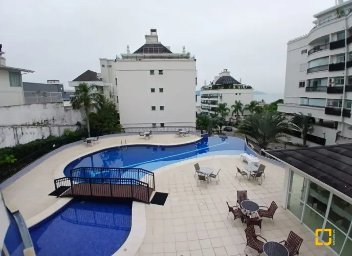 Apartamento com 02 suítes em Coqueiros Florianopolis / SC