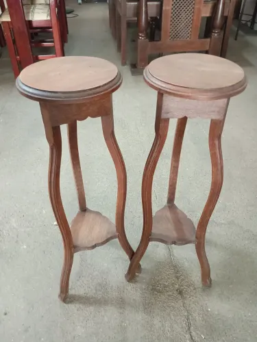 Par de colunas floreiras