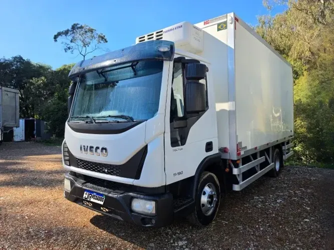 iveco tector 11190 ano 2022 completo com camara fria