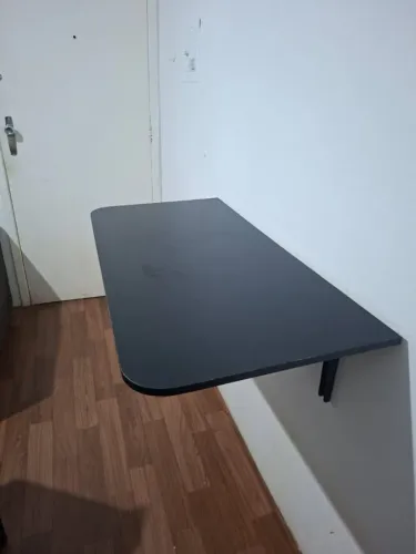 Mesa Dobravel + 2 Banquetas. 