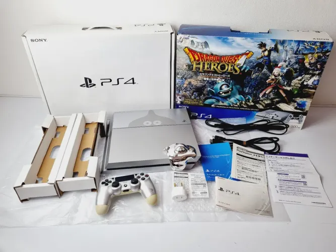 J162- PLAYSTATION 4 FAT DRAGON QUEST HEROES