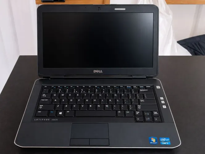 vende-se notebook Dell latitude