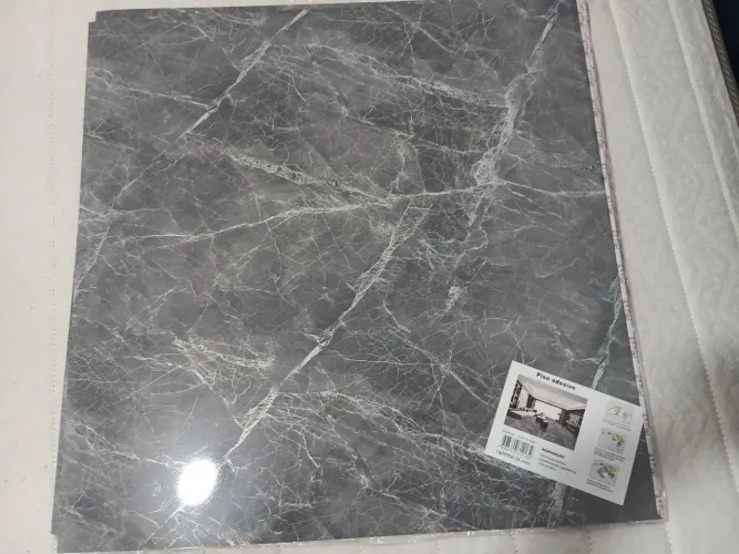 Piso adesivo. Piso placas. 60 x 60 com. 10 placas 