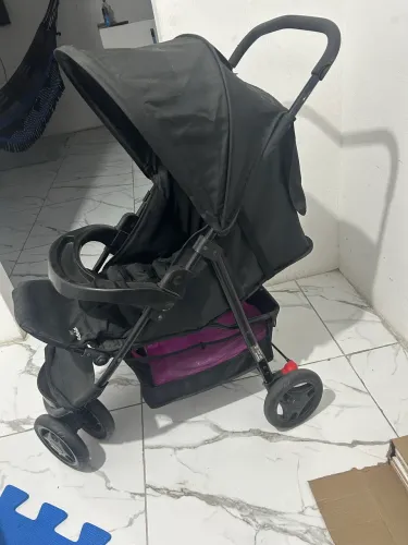 Vendo carrinho de bebê