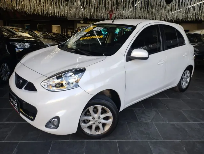 Nissan March SV 1.0 12V Flex 5P 2015