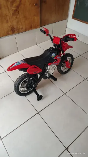 Moto infantil elétrica
