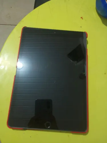 Ipad 7 - 128GB - usado em bom estado - bateria um pouco viciada