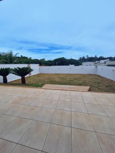 Casa com 3 dormitórios para locação no bairro VALE FLORIDO