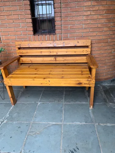 Banco de madeira