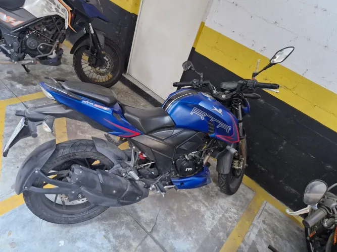 Moto Dafra Apache 200