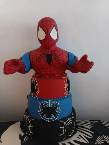 Desapego de acervo de festa . Diversos temas homem aranha , princesas, casamento...