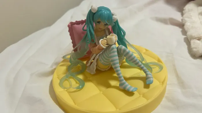 Figure Hatsune Miku original c Caixa