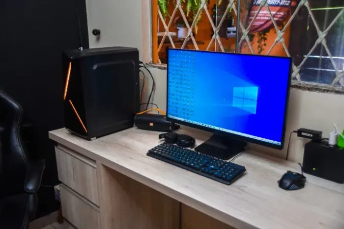 Computador Completo + Mesinha e Cadeira Gamer