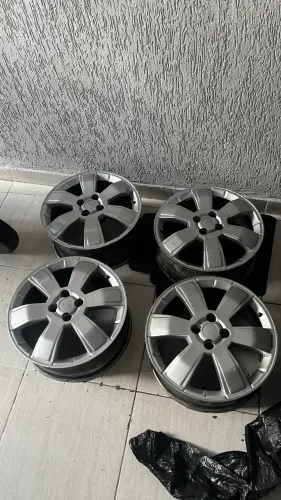Rodas aro 17 gm Montana 4 furos leia a descrição!!