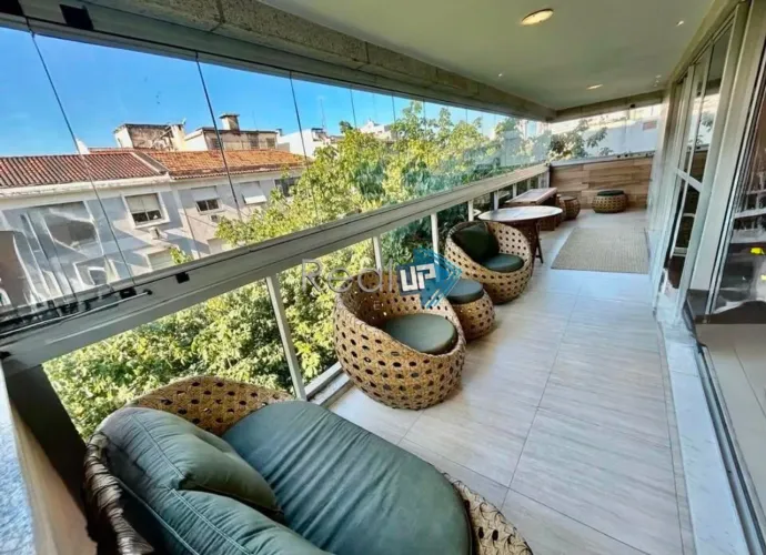 Apartamento na Gávea com 3 suítes