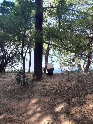 Terreno fundo com Rio das velhas
