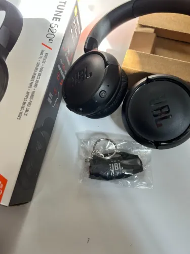 Fone JBL Tune 520BT Bluetooth Novo Original + Chaveiro JBL Brinde