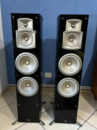 Caixas Yamaha NS-777 (Torres)