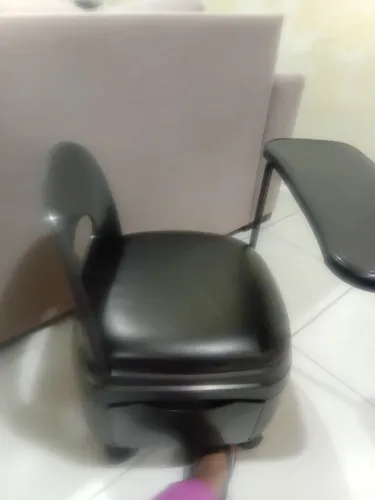 Cadeira siranda de manicure 