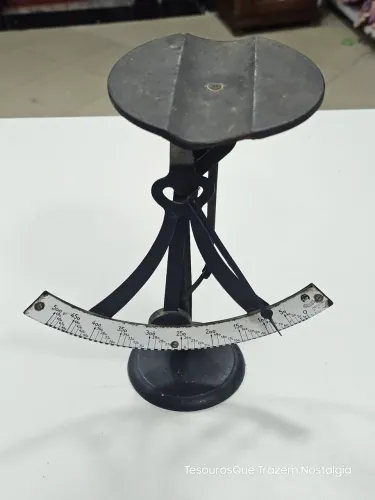 Antiga Balança Concav Utilizada para pesar cartas Século XX 23cm