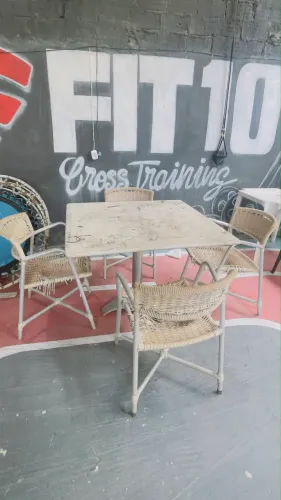Vendo jogo de mesa de mármore