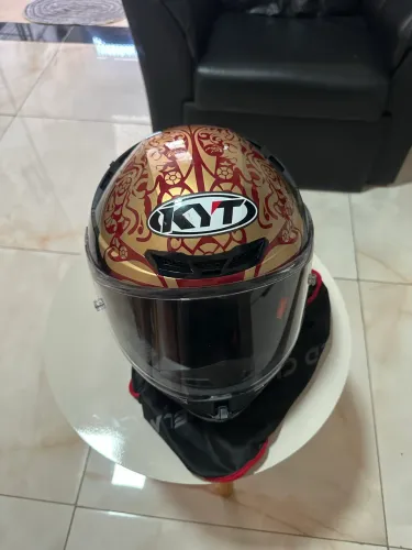 Capacete kyt mês de um mês de uso..