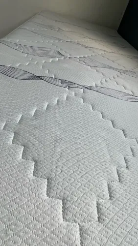 Cama  de solteiro embutida