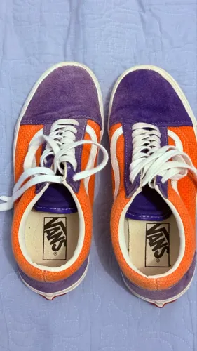 Tênis Vans modelo importado