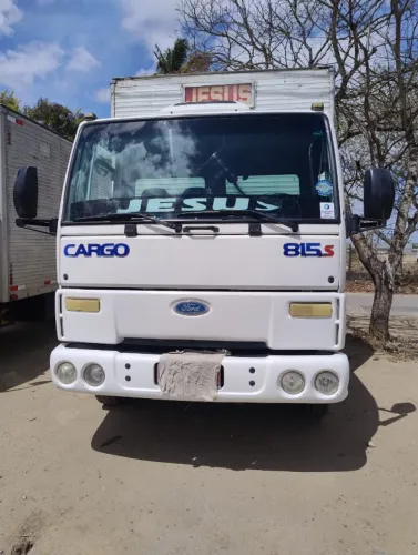 Caminhão Ford Cargo 