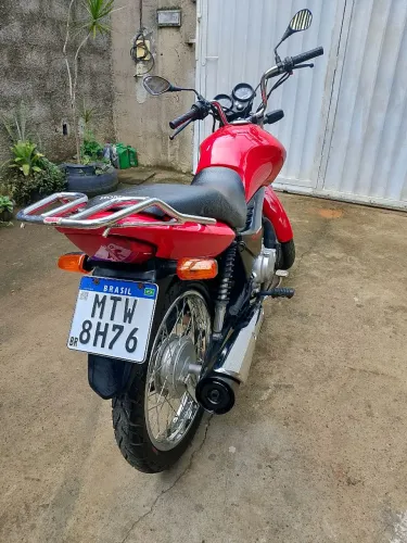Vendo cg fan 2011 valor 8.500 emplacamento em dia, meu nome pl Mercosul Josué *