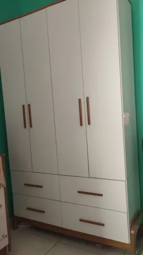 vendo Guarda-roupa e berço seminovo