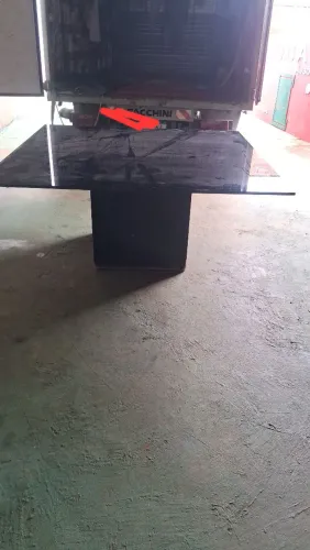 Mesa 1.60 X 1.60 tampo vidro 25mm base em madeira maciça 