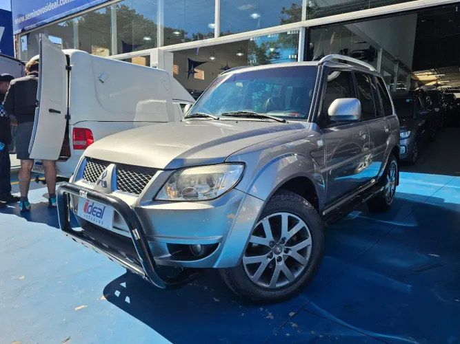 Mitsubishi Pajero TR4 2.0 Flex 16V 4X2 Aut. 2015