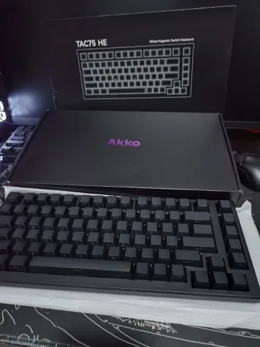 Teclado magnético akko 75 he novo na caixa 